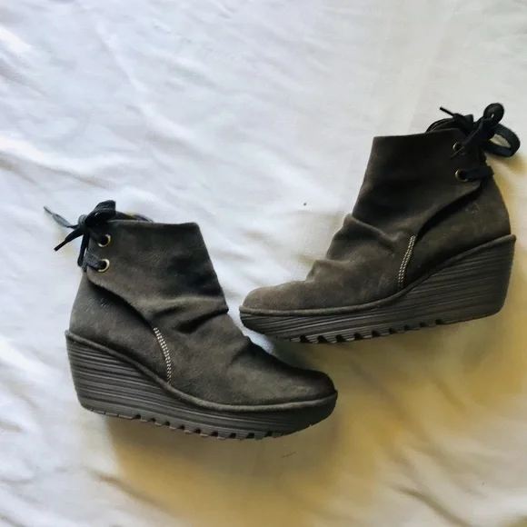 FLY LONDON SHOES YAMA SLUDGE GREEN SUEDE BOOTIES PLATFORM WEDGE ANKLE BOOT - Picture 4 of 13